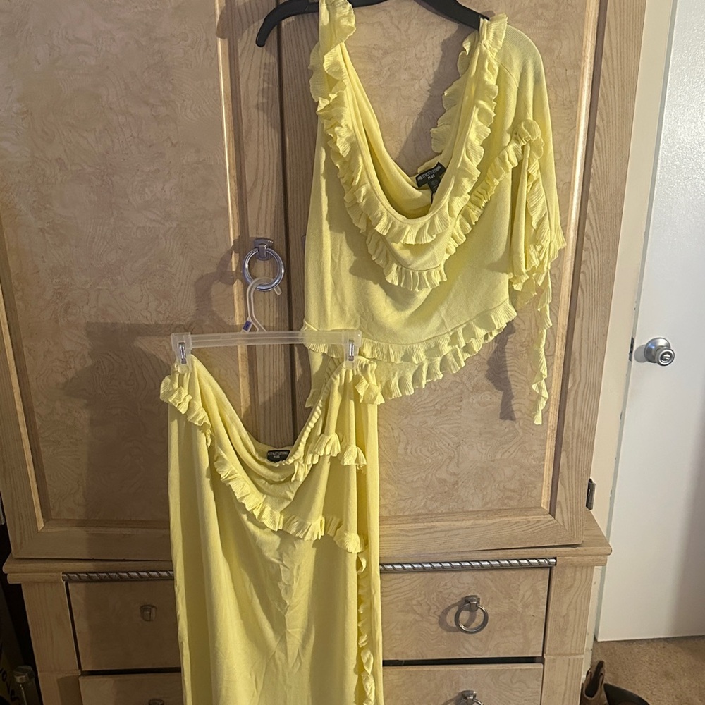 PrettyLittleThing Yellow One-Shoulder Ruffle Dress Set - Picture 2 of 6